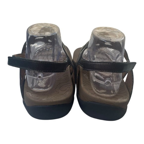 Cobb Hill By New Balance Women’s Ramona Bronze Adjustable Ankle Strap Sandals - Picture 6 of 11